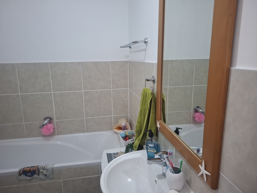 To Let 2 Bedroom Property for Rent in Beachfront Western Cape